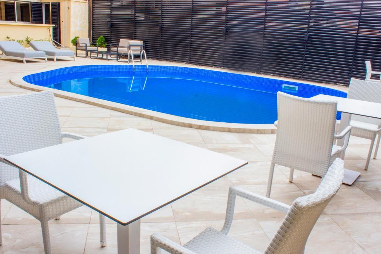Merina Hotel Yaoundé Eksteriør billede